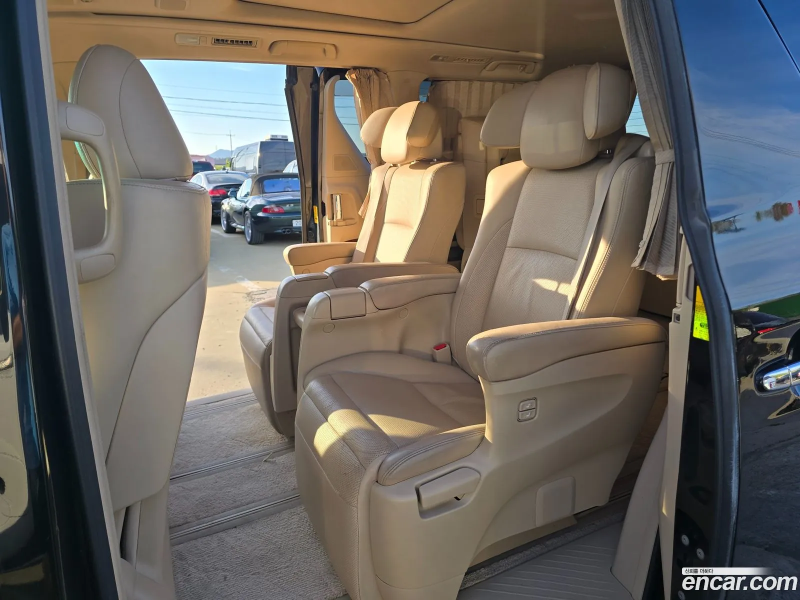 Toyota Alphard 2010 — 2