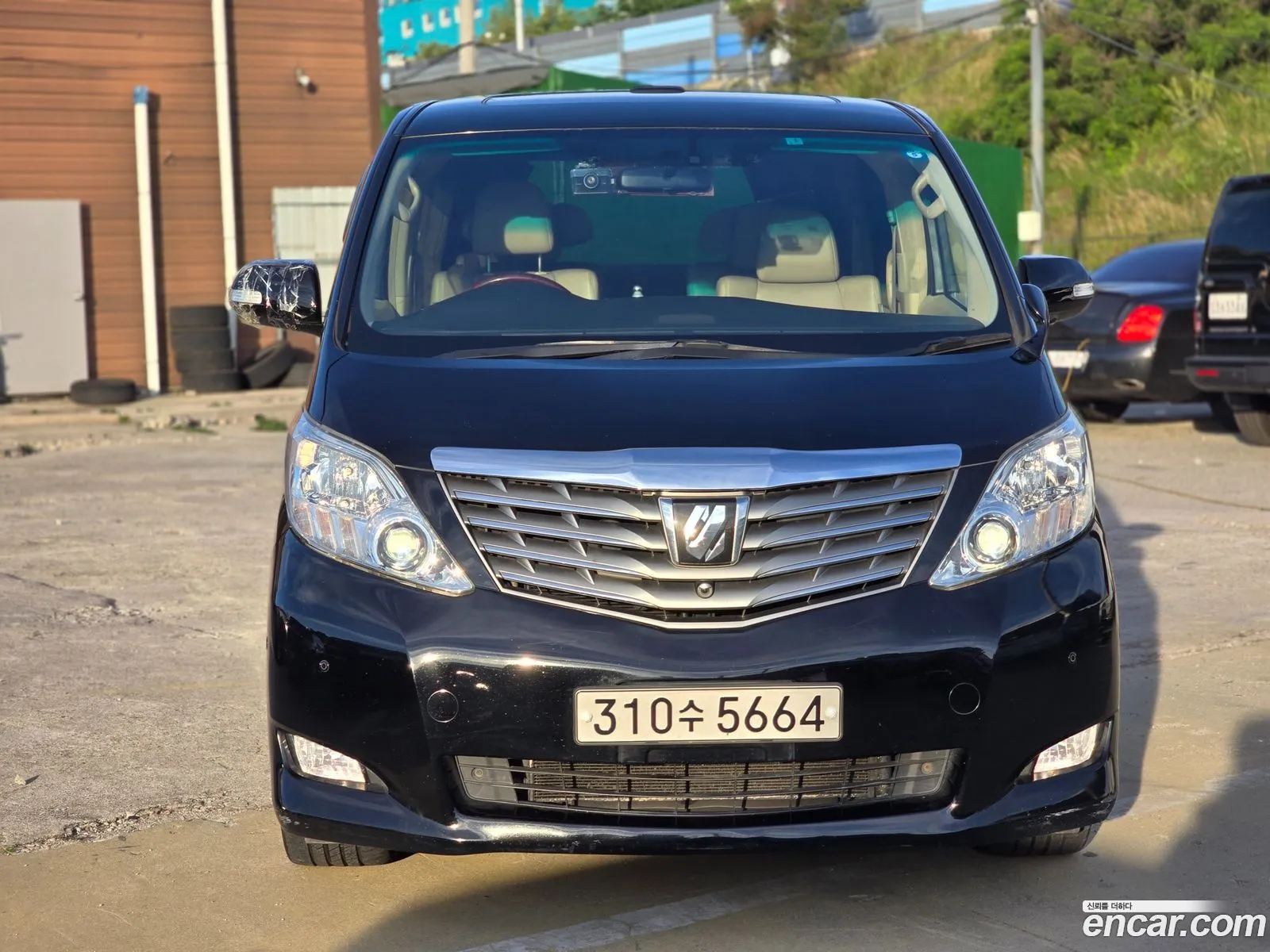 Toyota Alphard 2010 — 11