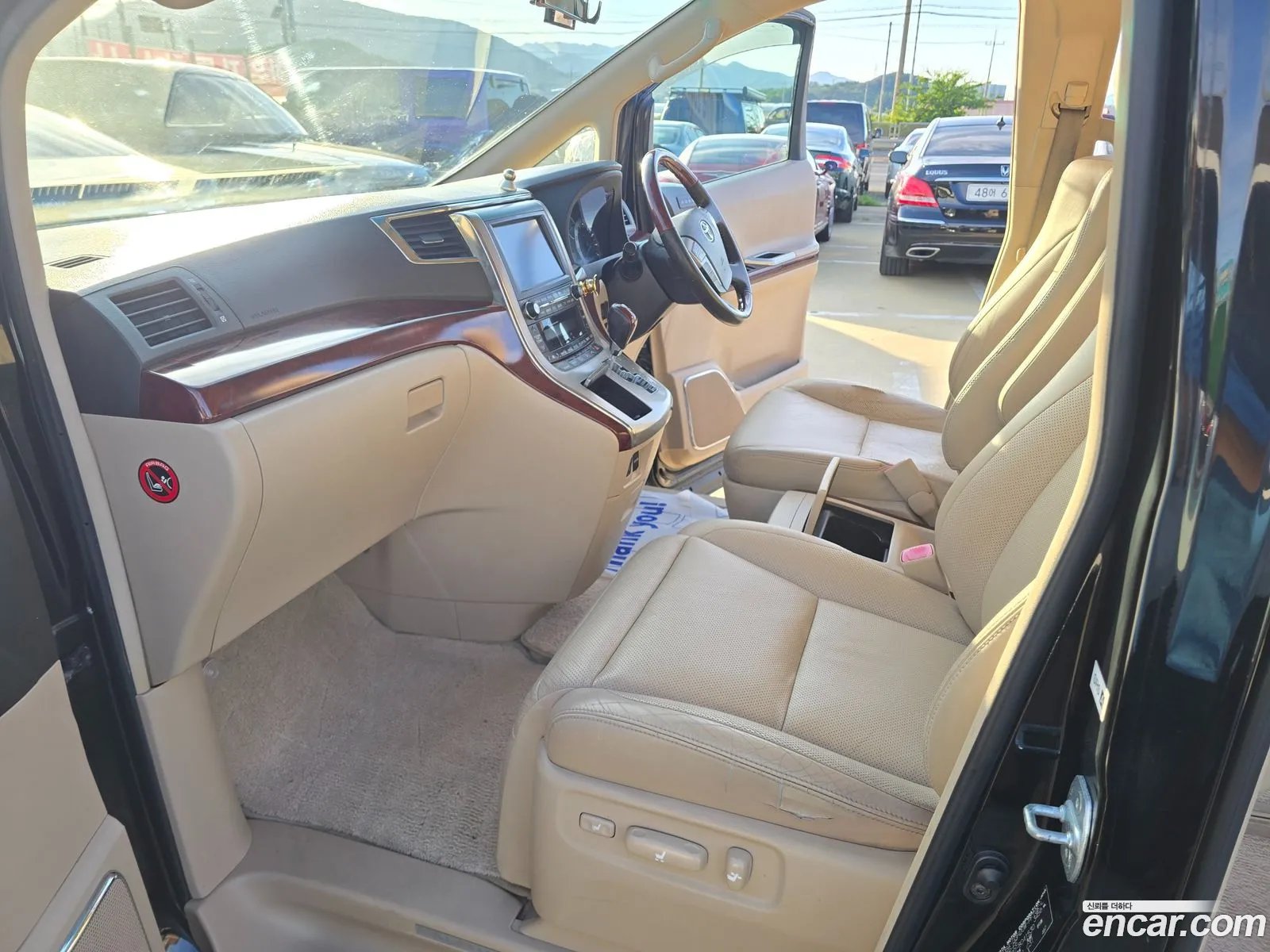 Toyota Alphard 2010 — 18