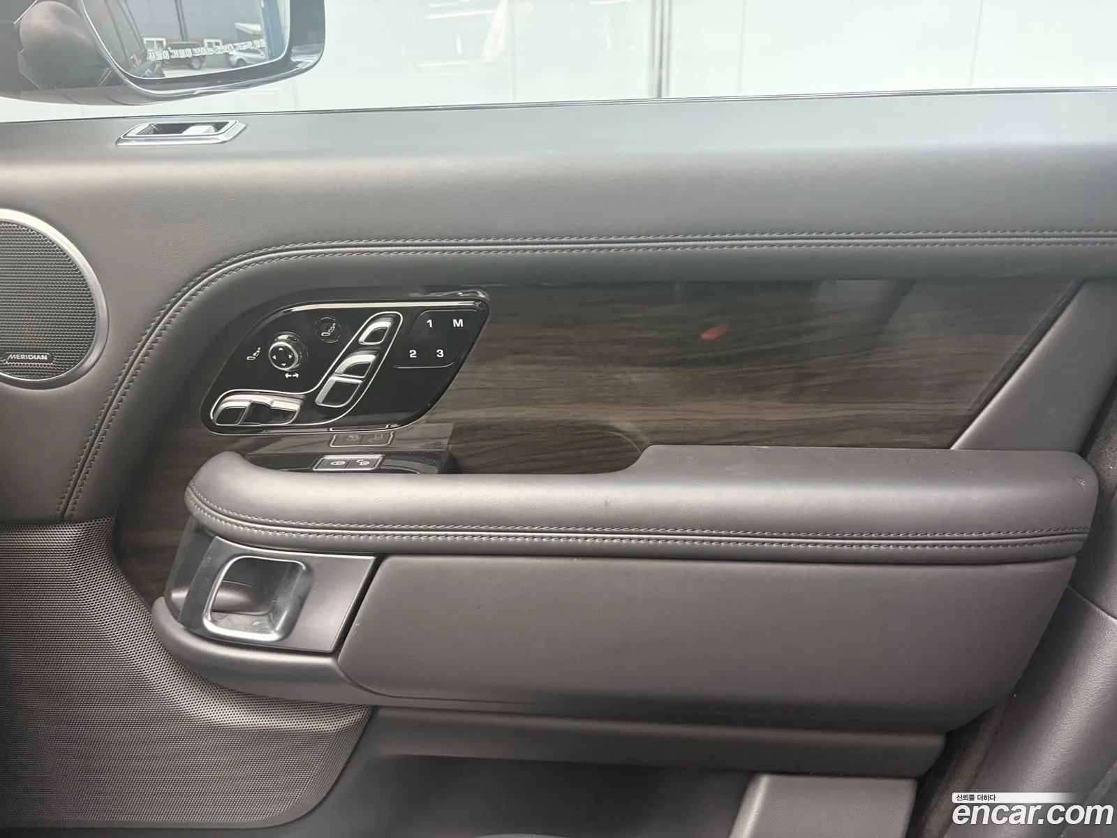 Land Rover Range Rover 2018 — 10