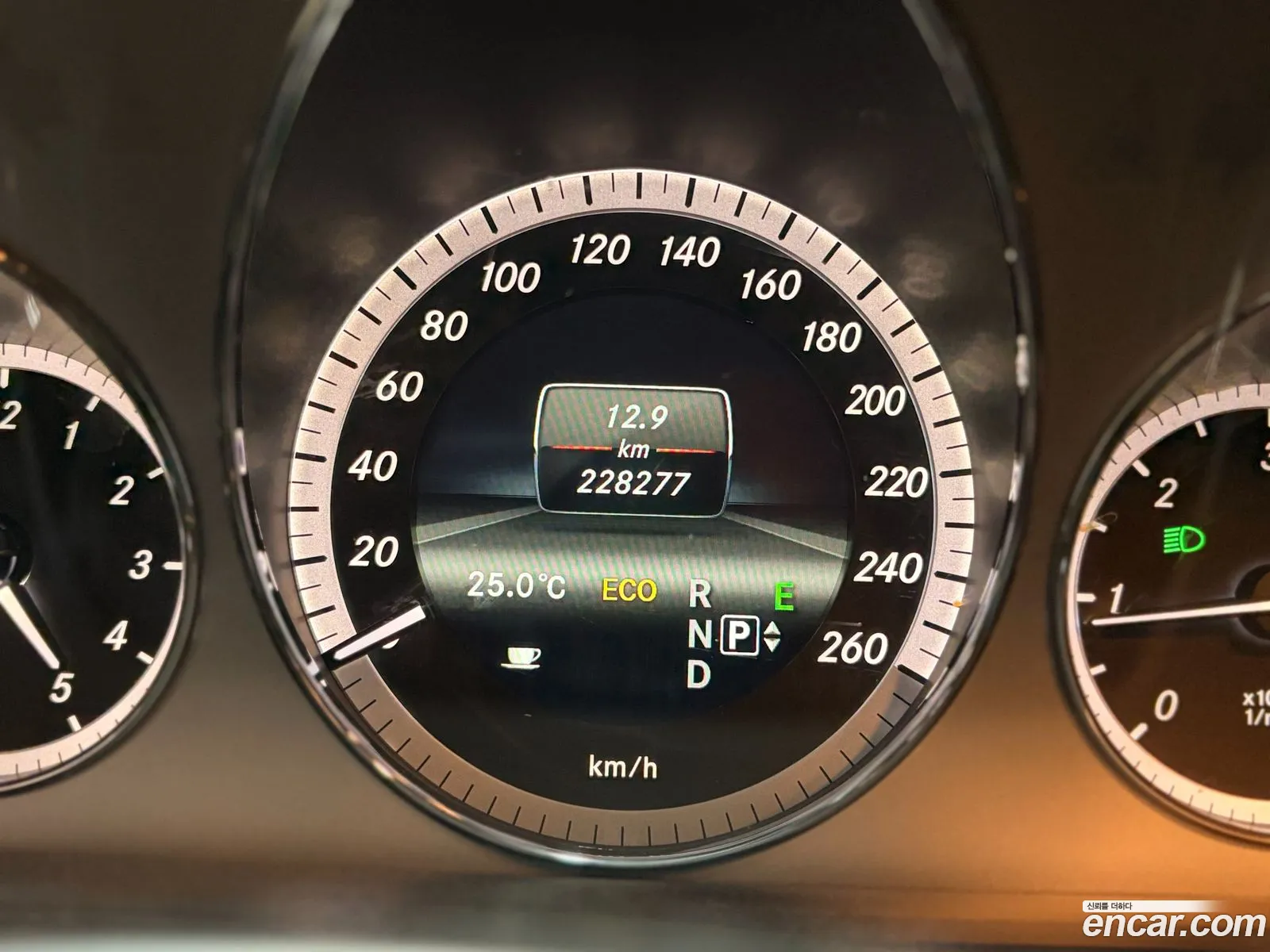 Mercedes-Benz E-Class W212 2013 — 5