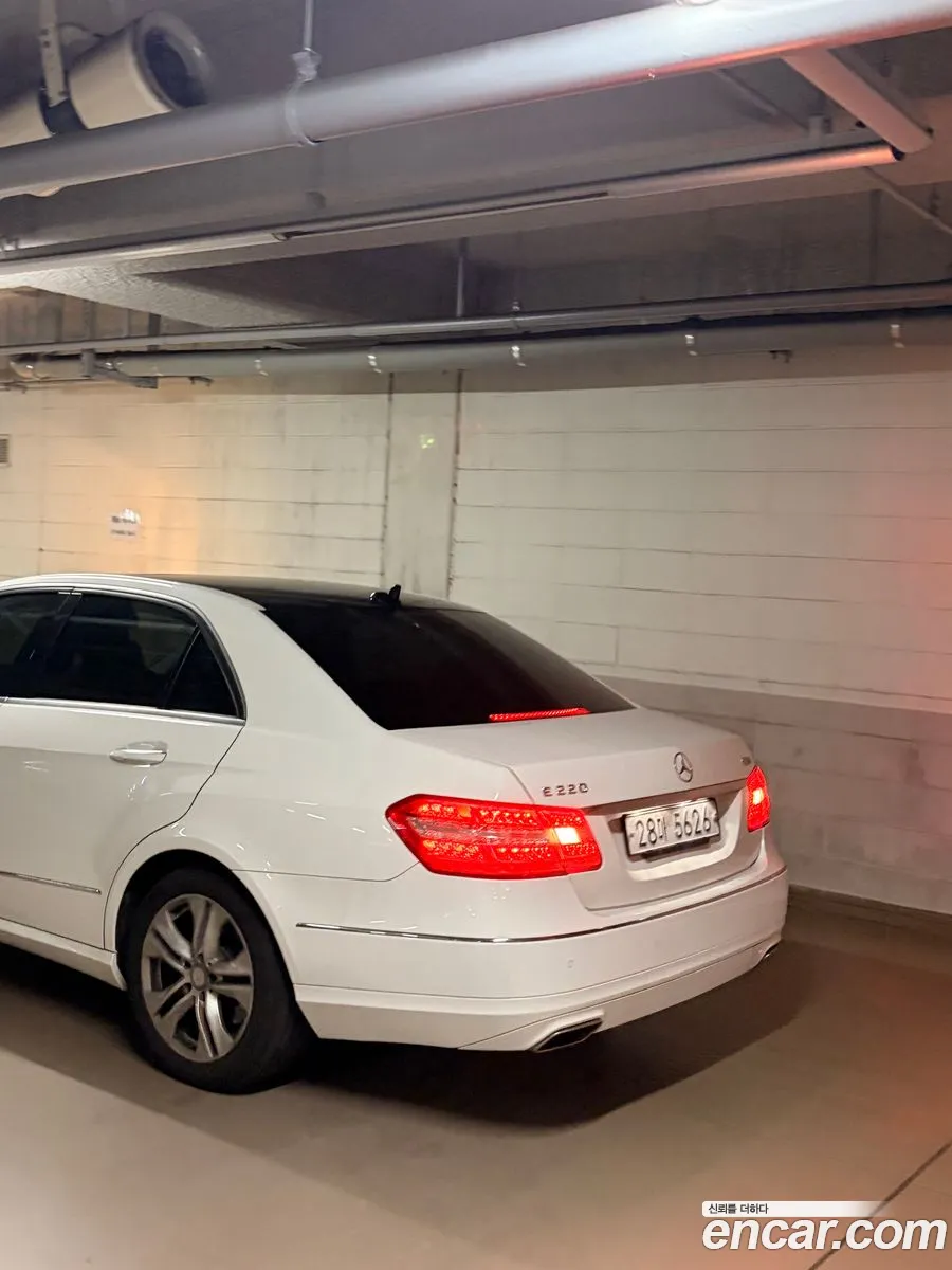 Mercedes-Benz E-Class W212 2013 — 12