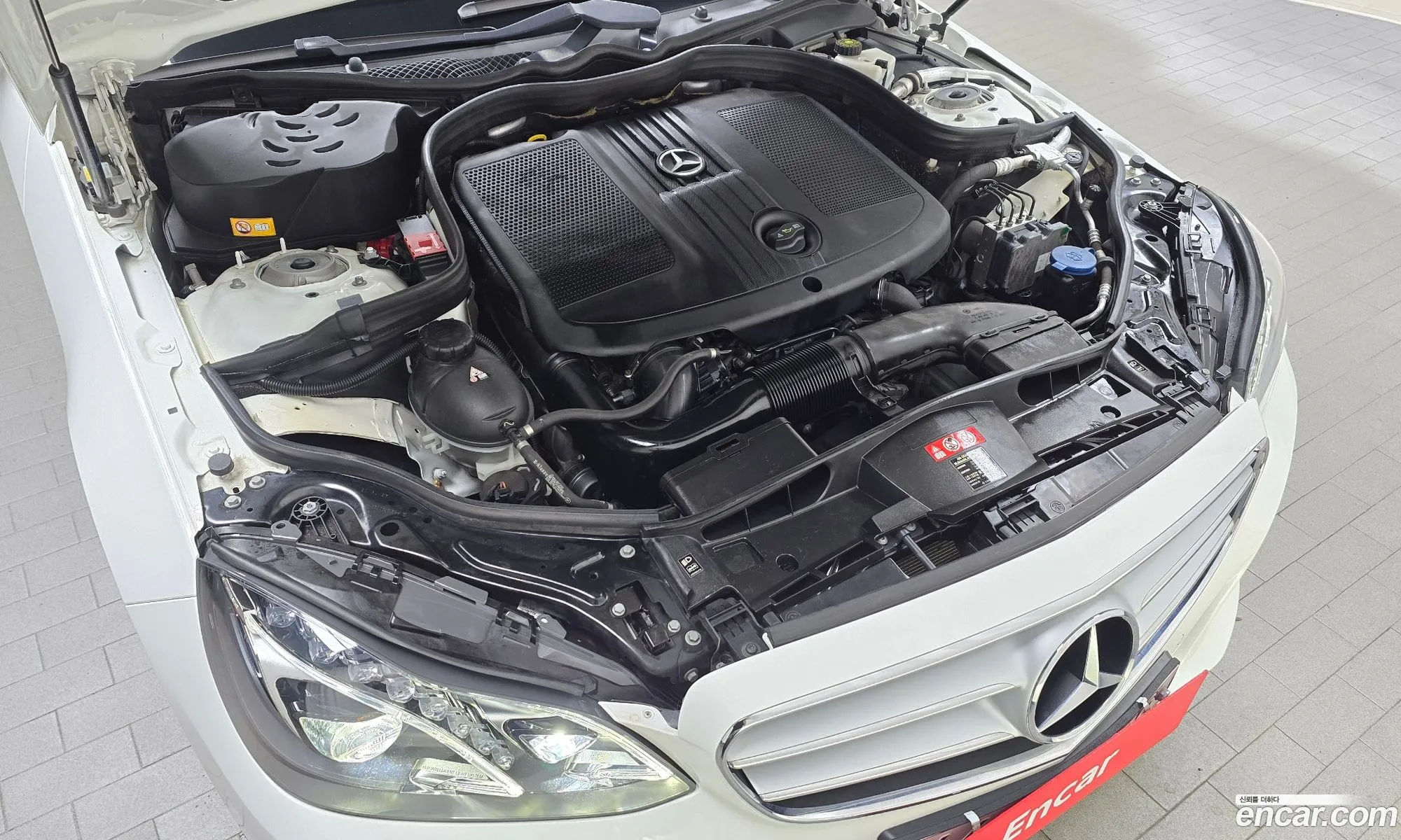 Mercedes-Benz E-Class W212 2014 WDDHF0CB0EB059453 — 20