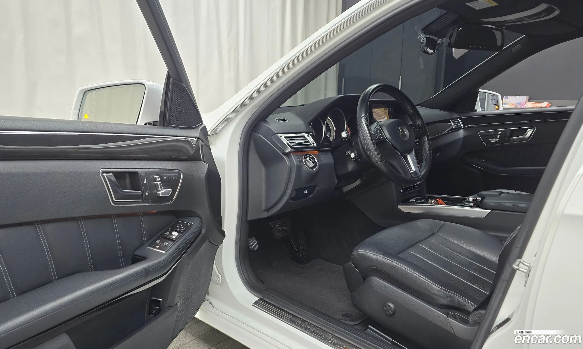 Mercedes-Benz E-Class W212 2014 WDDHF0CB0EB059453 — 6