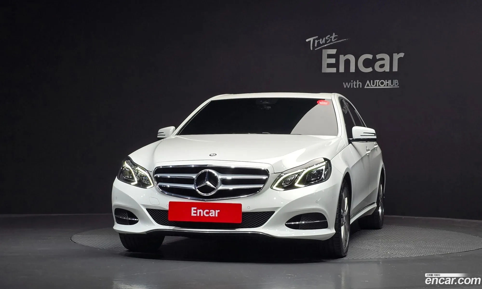 Mercedes-Benz E-Class W212 2014 WDDHF0CB0EB059453 — 11