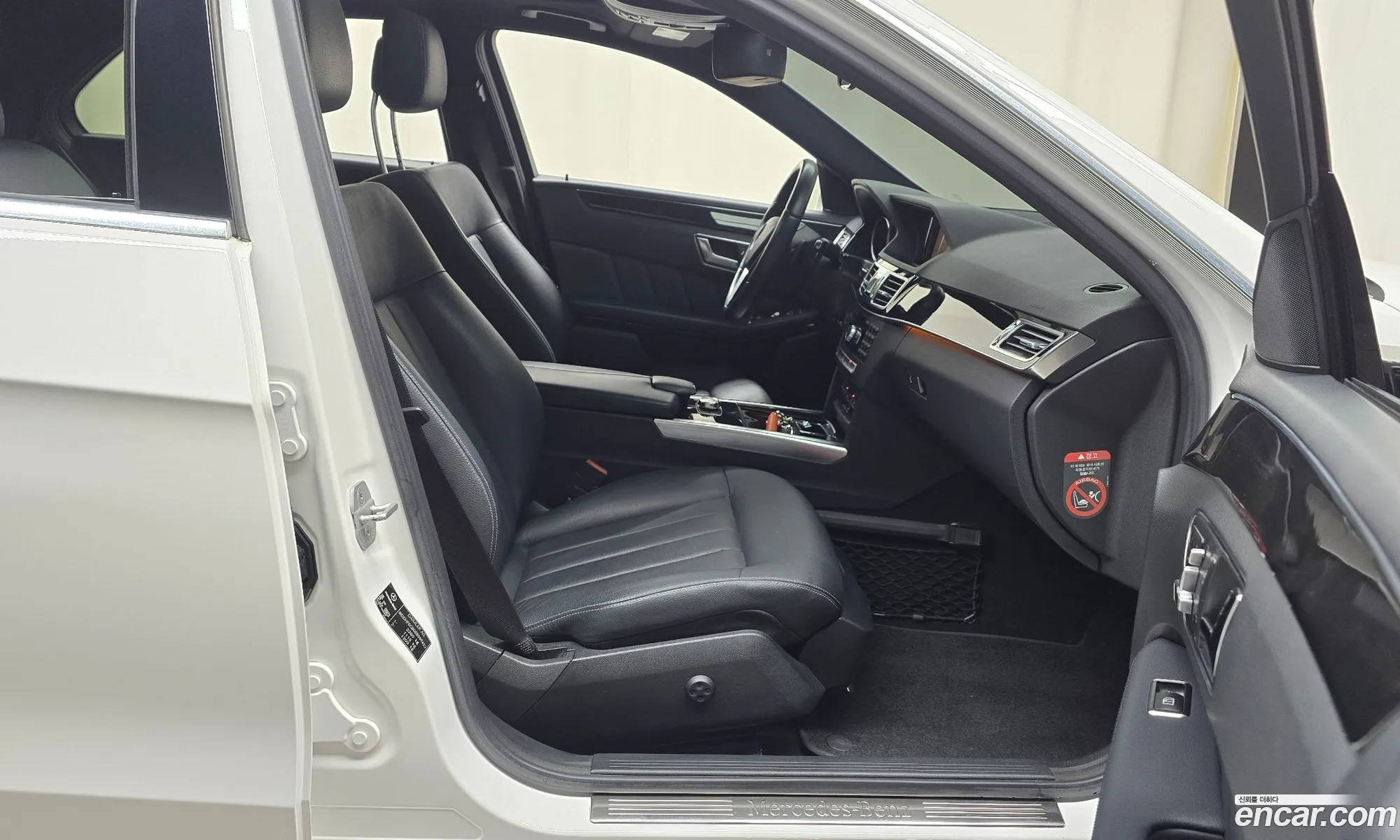 Mercedes-Benz E-Class W212 2014 WDDHF0CB0EB059453 — 18