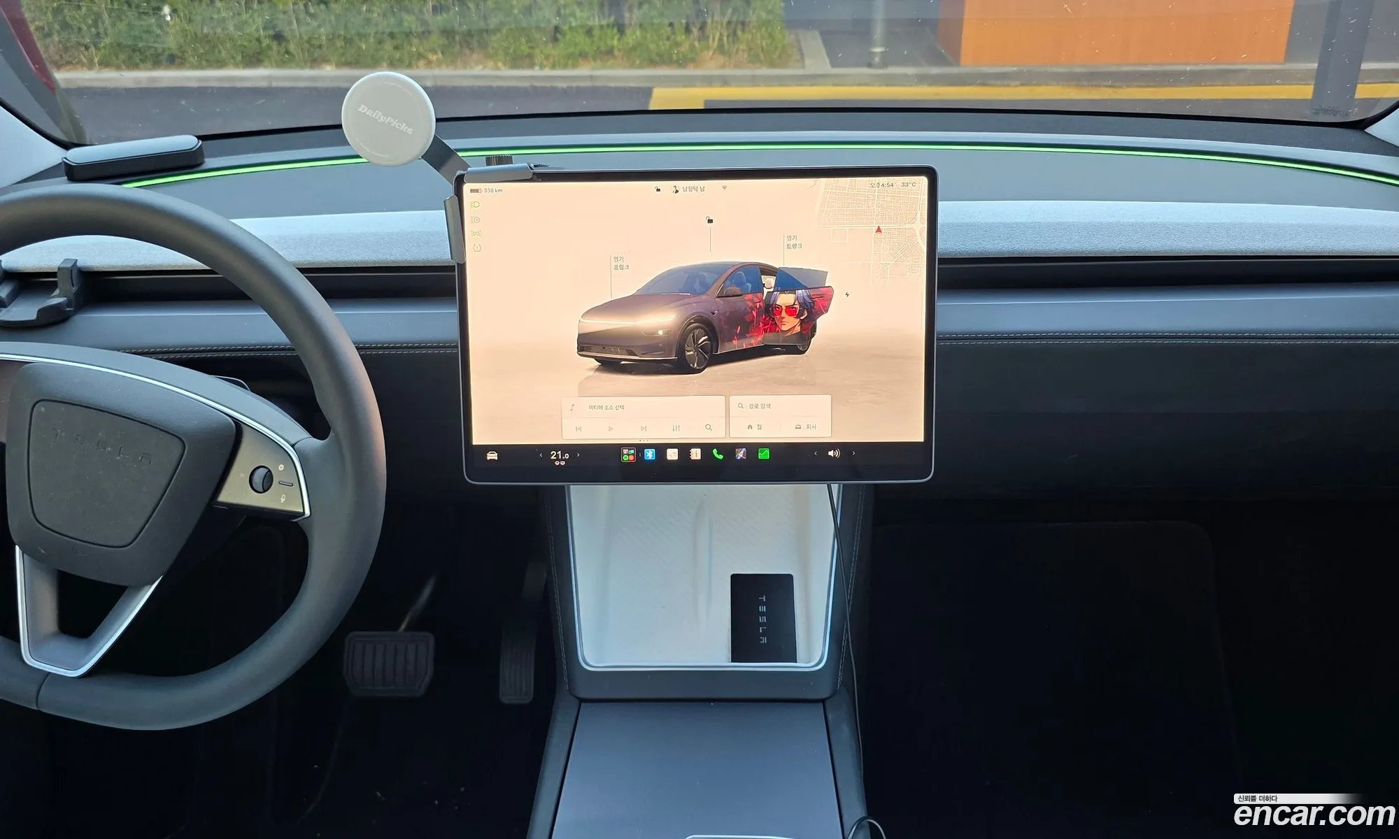 Tesla Model Y 2025 — 8