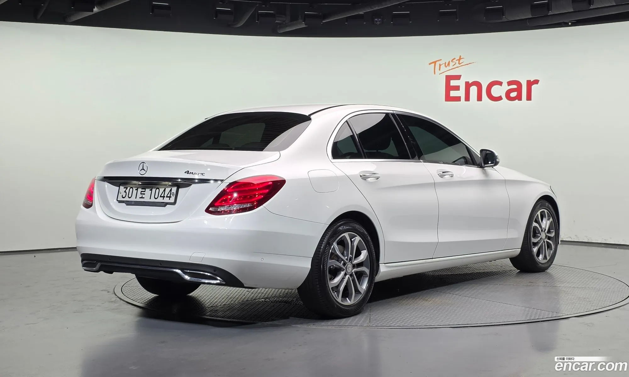 Mercedes-Benz C-Class W205 2016 — 17