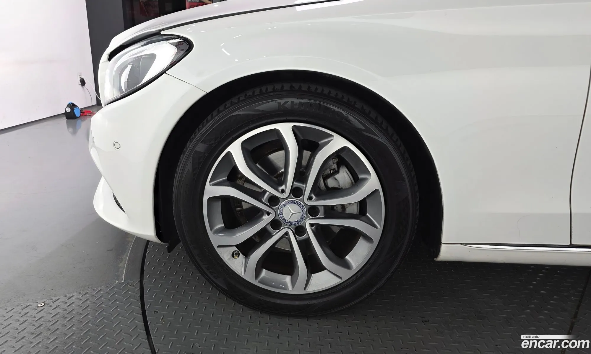 Mercedes-Benz C-Class W205 2016 — 10