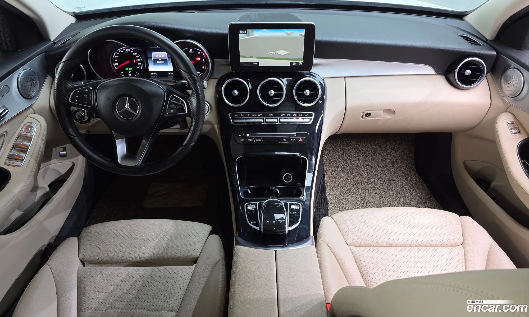 Mercedes-Benz C-Class W205 2016 — 18