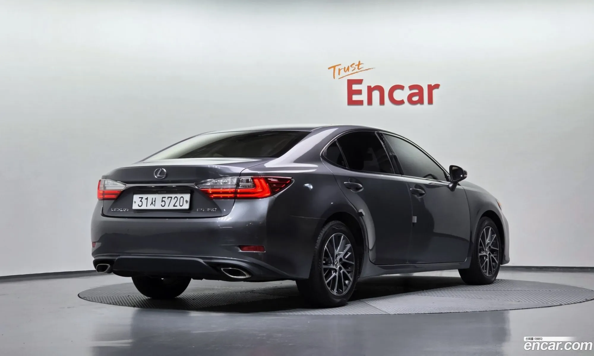 Lexus ES350 2017 — 19