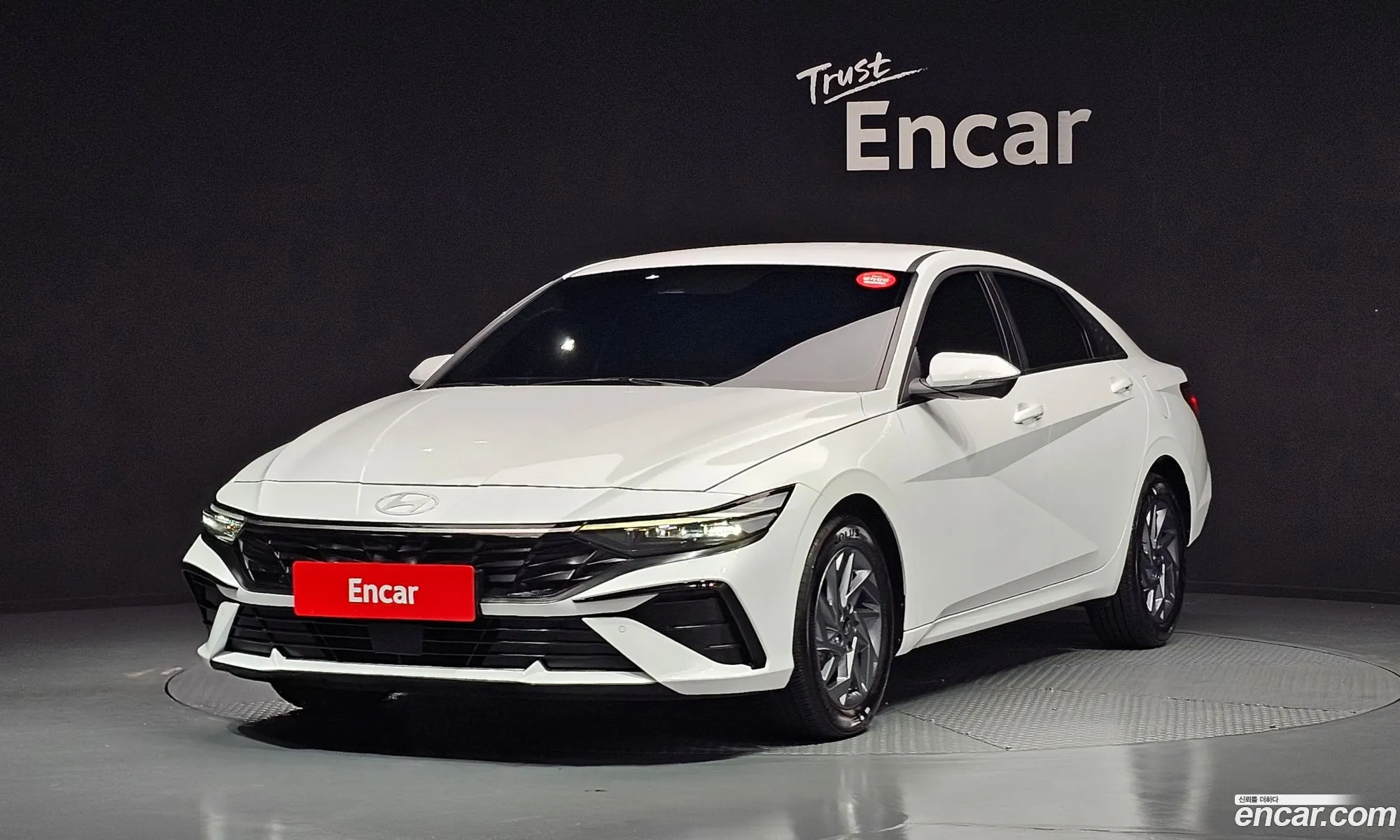 Hyundai Elantra 2024 — 3