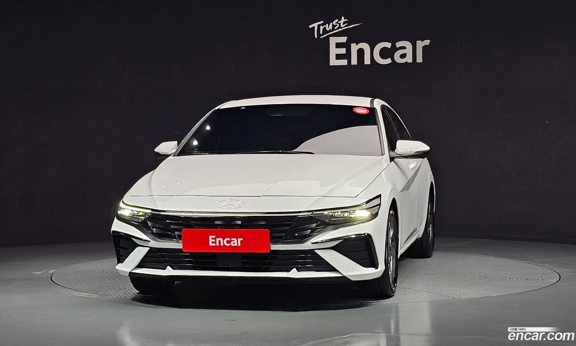 Hyundai Elantra 2024 — 2