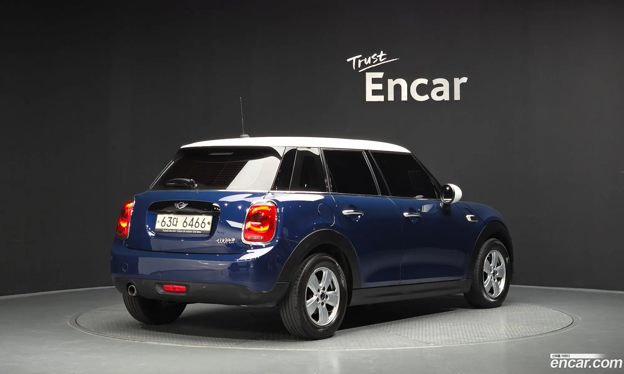 Mini Cooper 2017 — 17