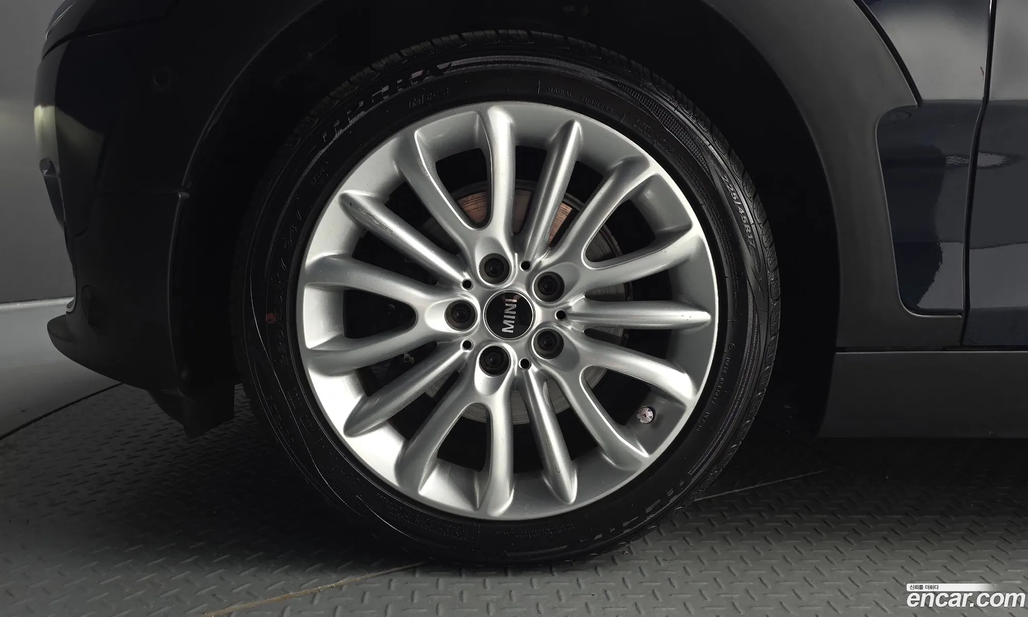 Mini Cooper Clubman 2017 WMWLN5109J2G10866 — 11