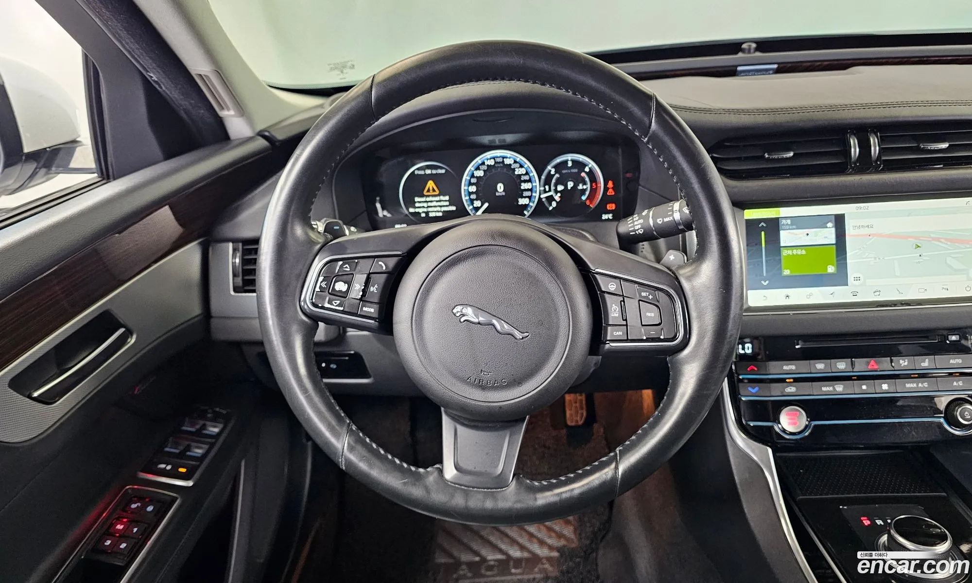 Jaguar XF 2017 SAJBB4BK2HCY27177 — 6