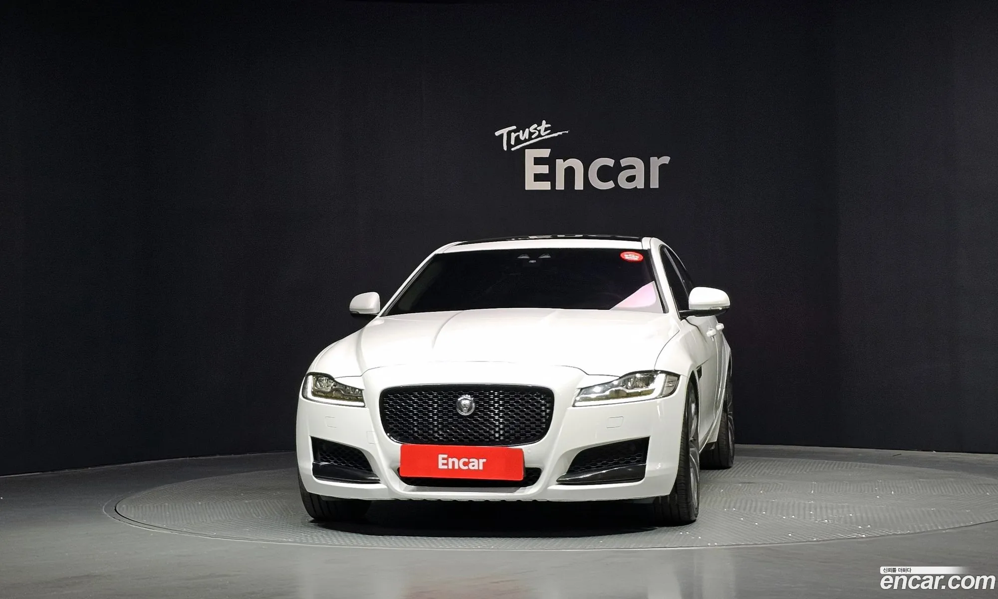 Jaguar XF 2017 SAJBB4BK2HCY27177 — 12