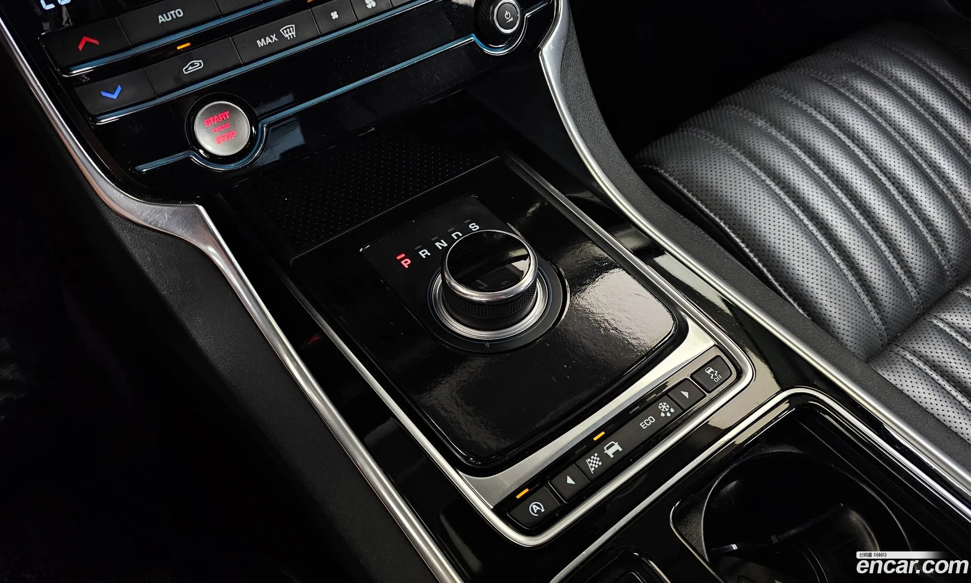 Jaguar XF 2017 SAJBB4BK2HCY27177 — 13