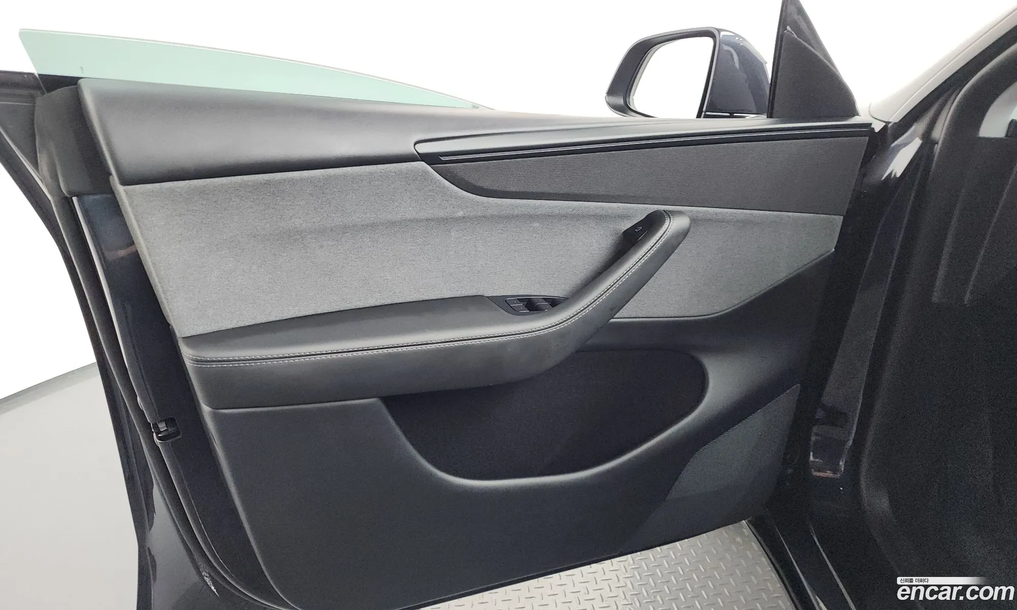 Tesla Model Y 2025 LRWYGCFJ1SC137270 — 11