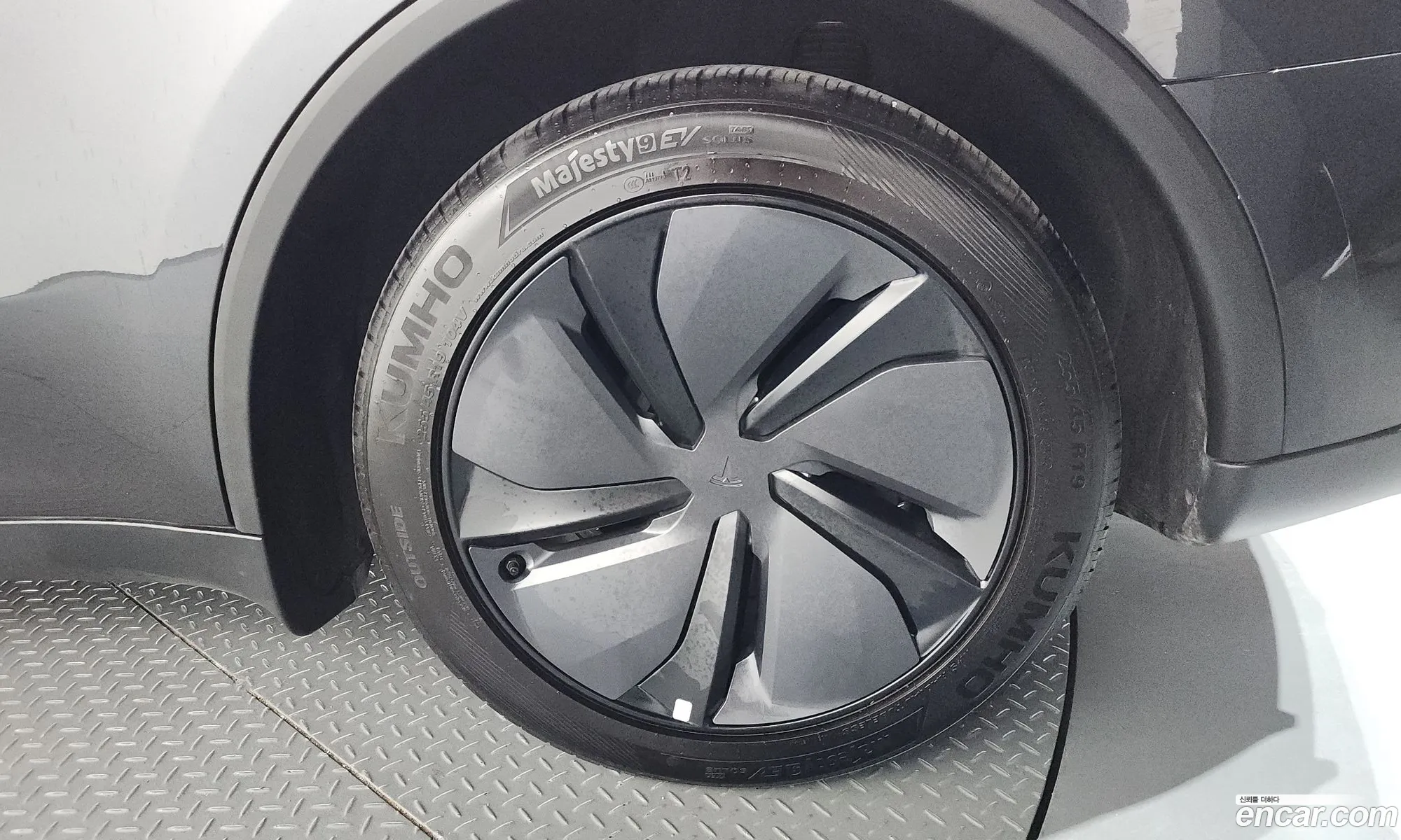 Tesla Model Y 2025 LRWYGCFJ1SC137270 — 16