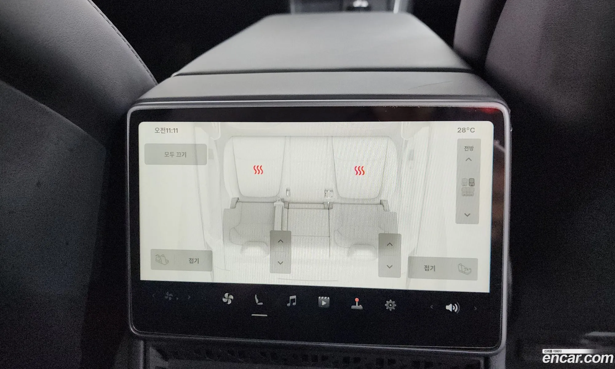 Tesla Model Y 2025 LRWYGCFJ1SC137270 — 18