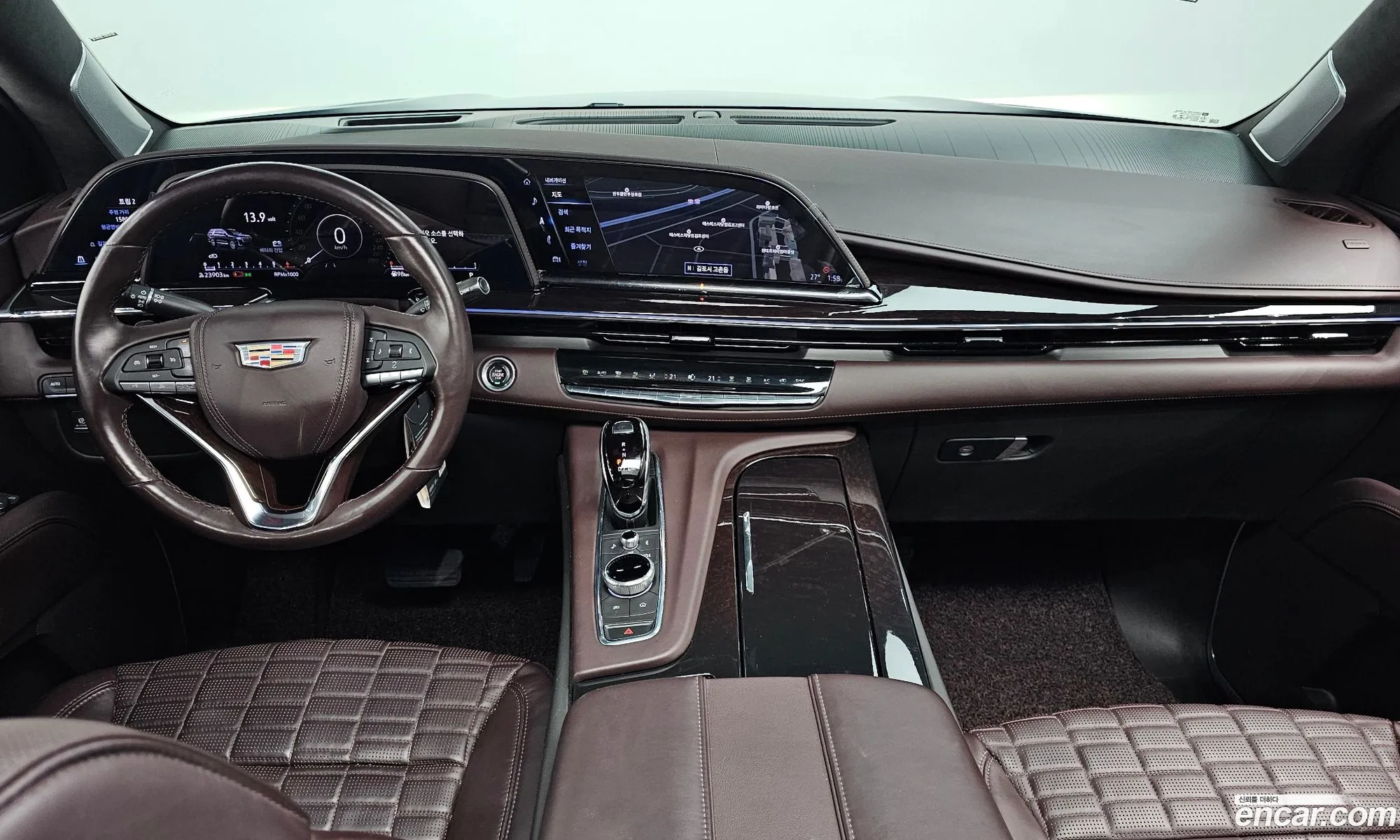 Cadillac Escalade 2023 — 30