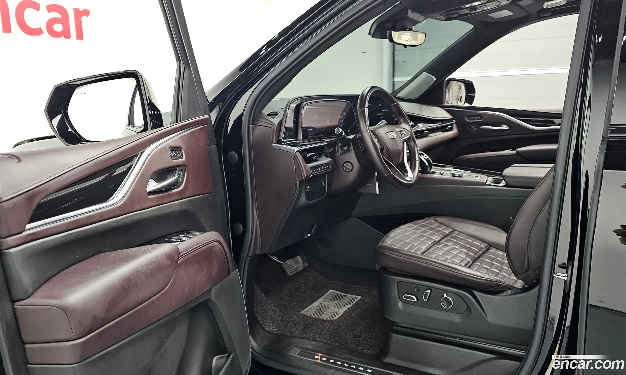 Cadillac Escalade 2023 — 23