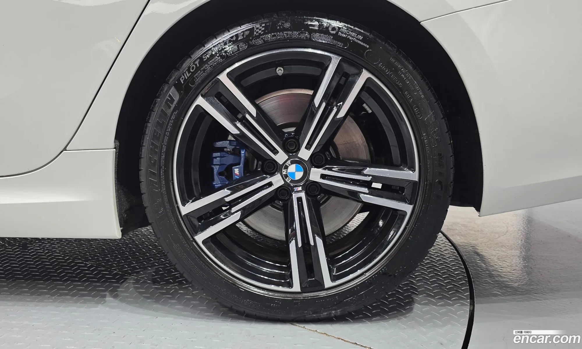 BMW 3 Series 2023 — 24