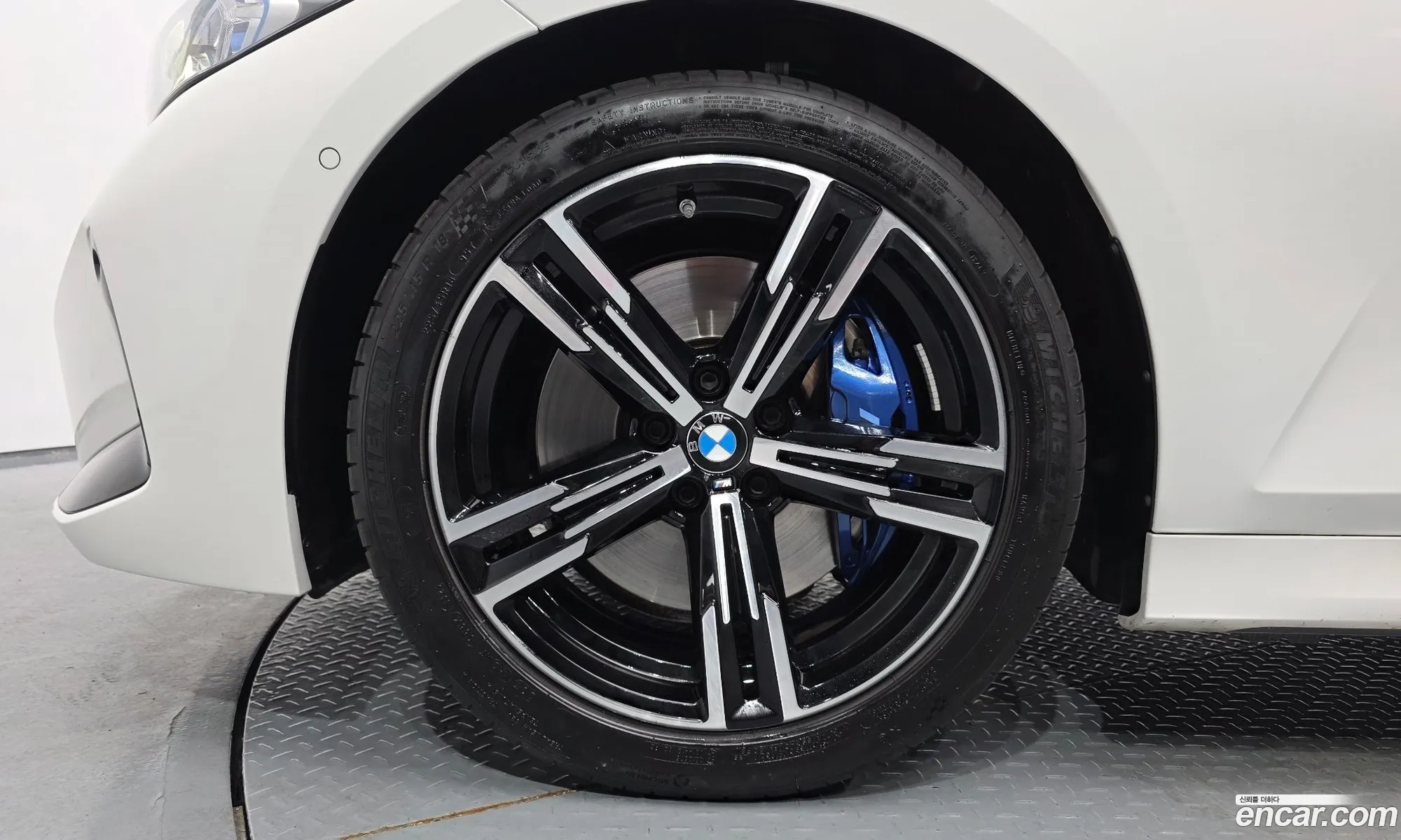 BMW 3 Series 2023 — 14