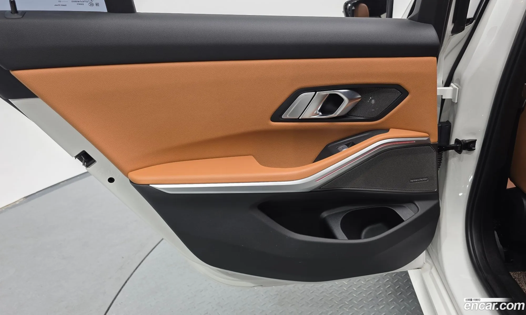BMW 3 Series 2023 — 17