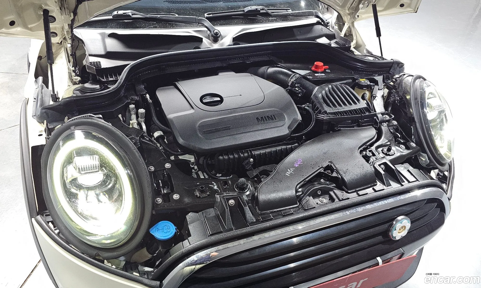 Mini Cooper 2019 WMWXV7102L2L83002 — 19