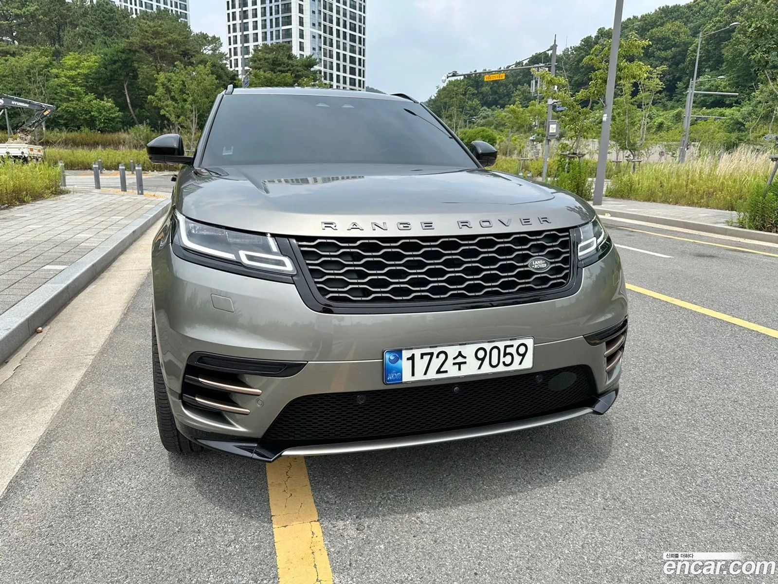 Land Rover Range Rover Velar 2021 — 10