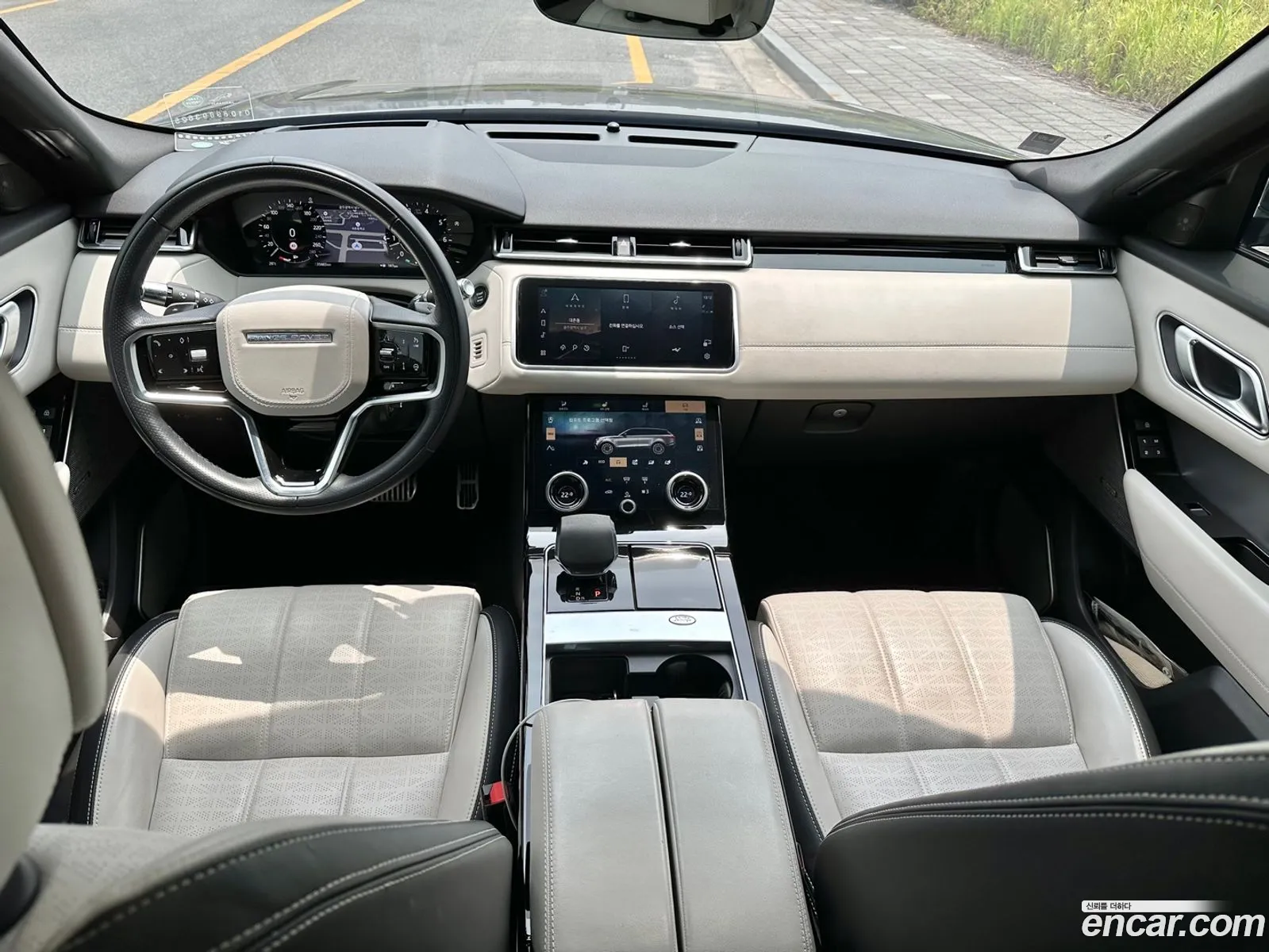 Land Rover Range Rover Velar 2021 — 13
