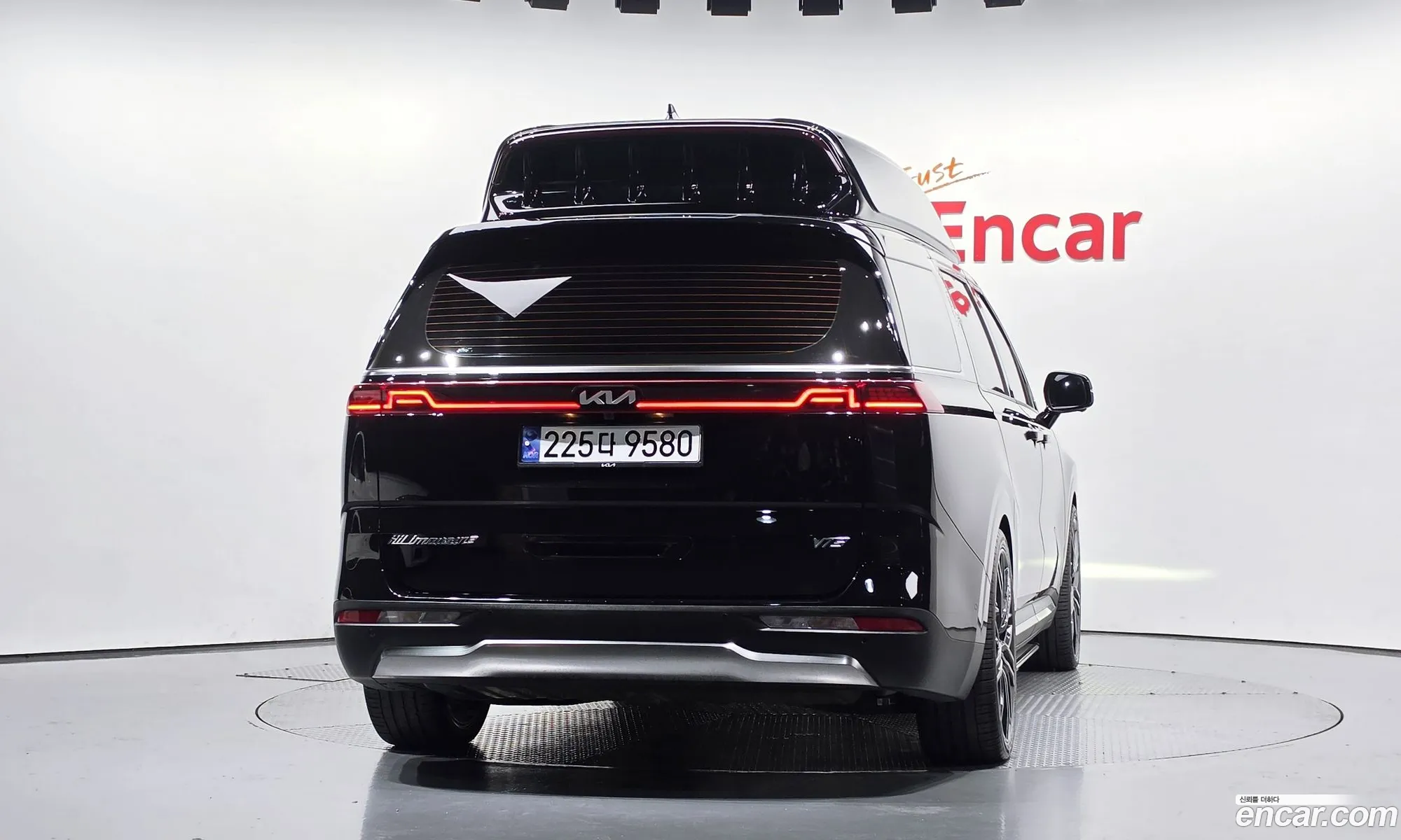 Kia Carnival 2023 — 2