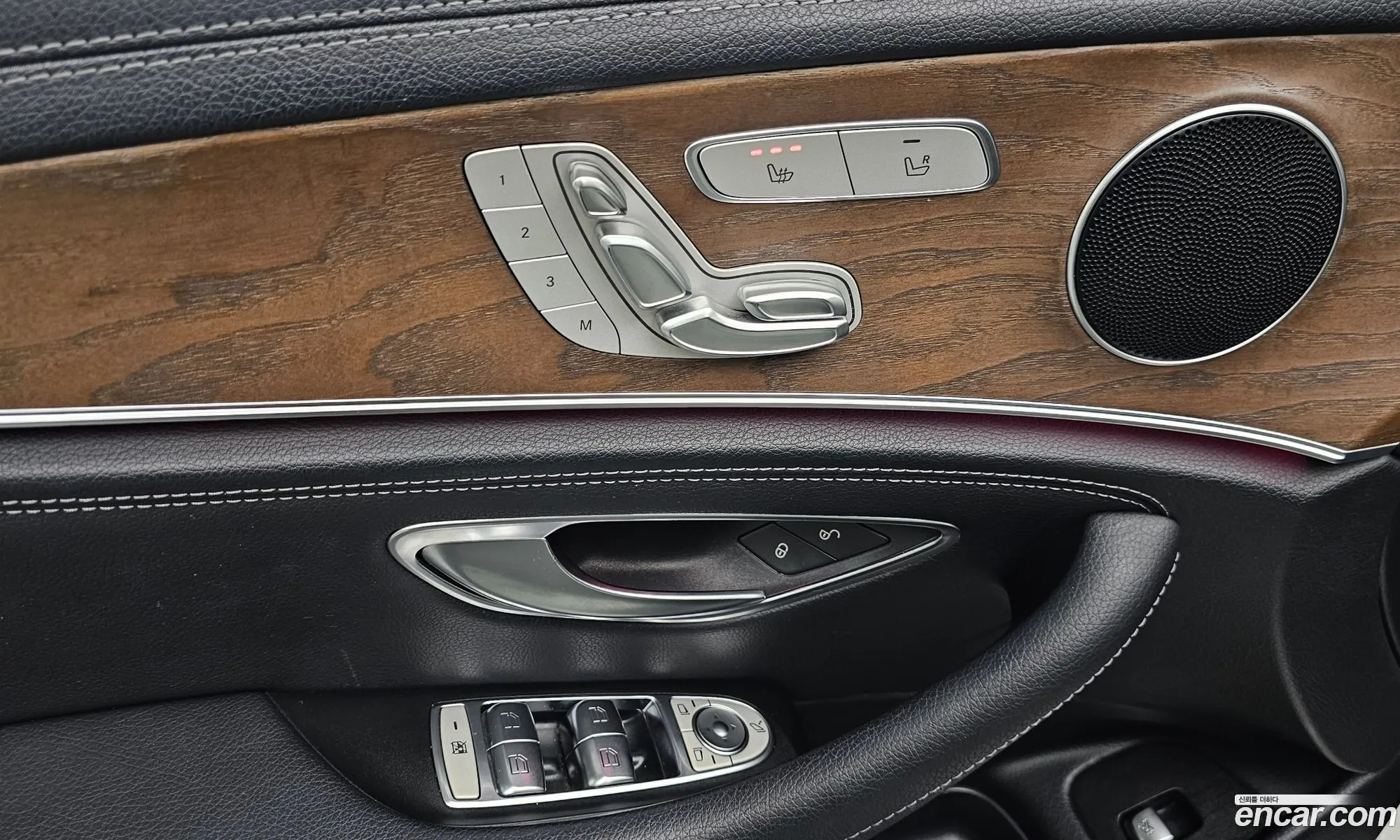 Mercedes-Benz E-Class W213 2019 WDDZF0EB5KA695594 — 2