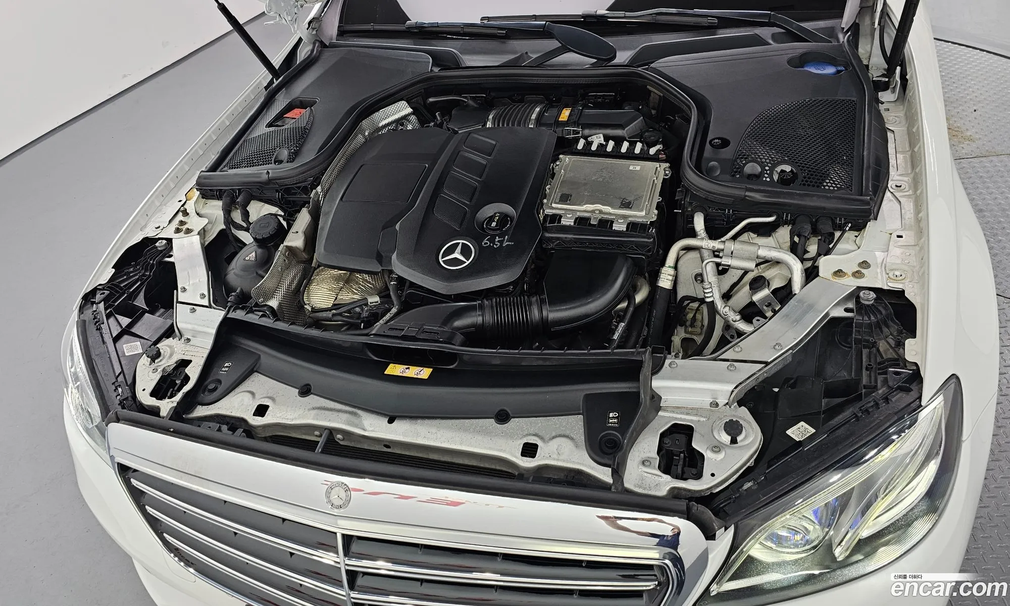 Mercedes-Benz E-Class W213 2019 WDDZF0EB5KA695594 — 19