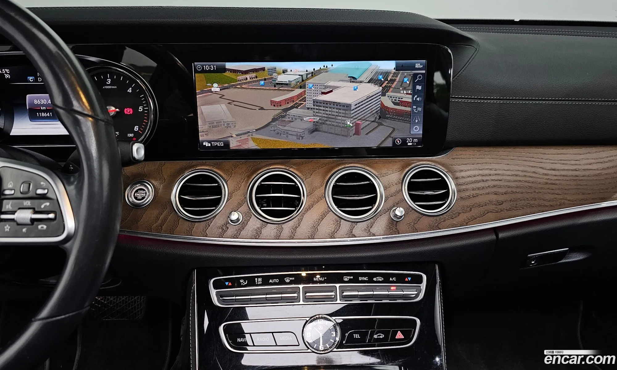 Mercedes-Benz E-Class W213 2019 WDDZF0EB5KA695594 — 17