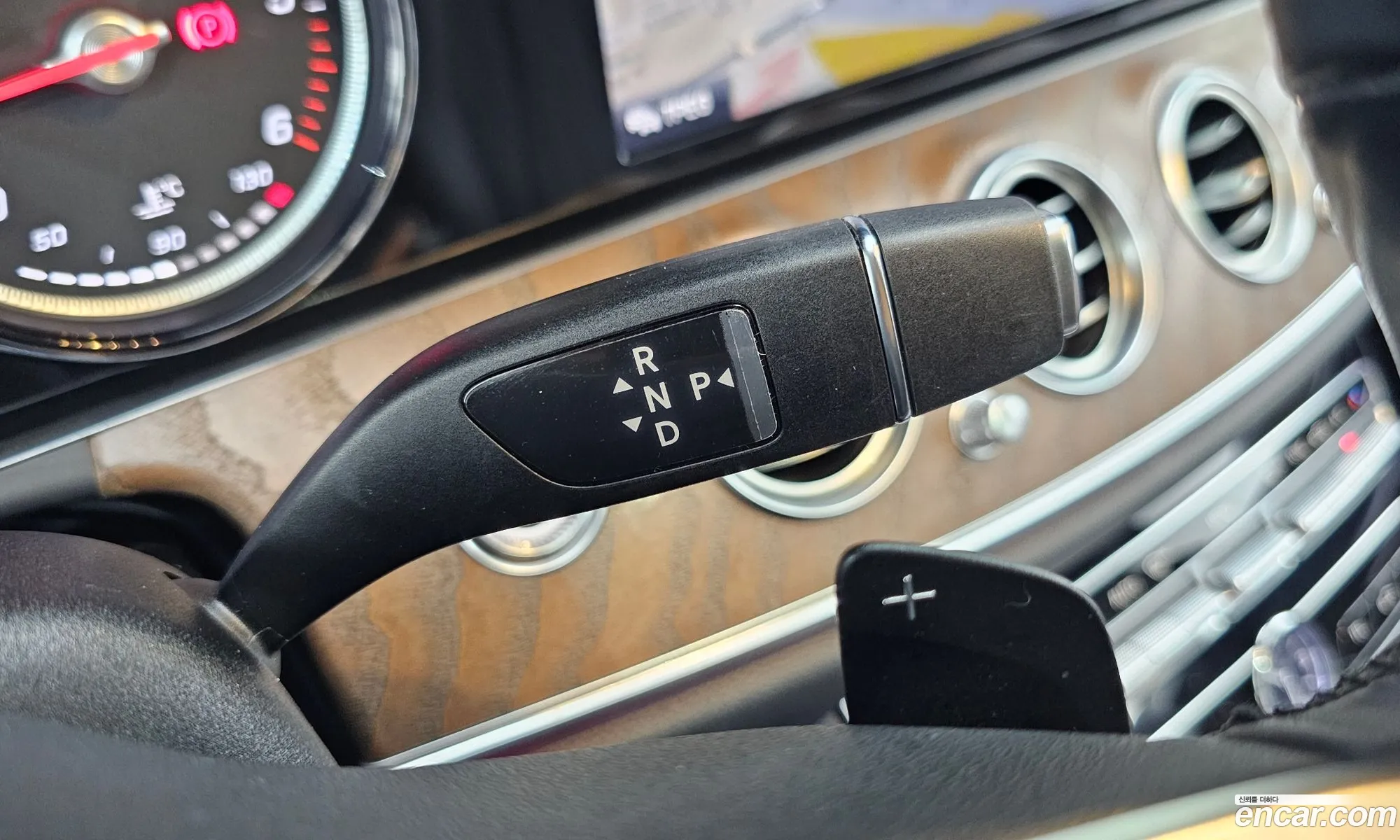Mercedes-Benz E-Class W213 2019 WDDZF0EB5KA695594 — 4