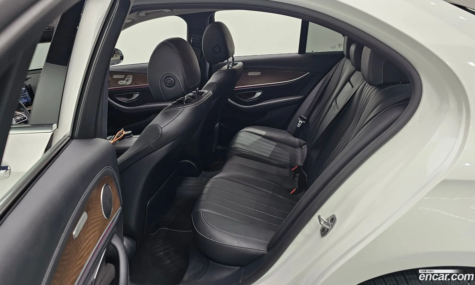 Mercedes-Benz E-Class W213 2019 WDDZF0EB5KA695594 — 5