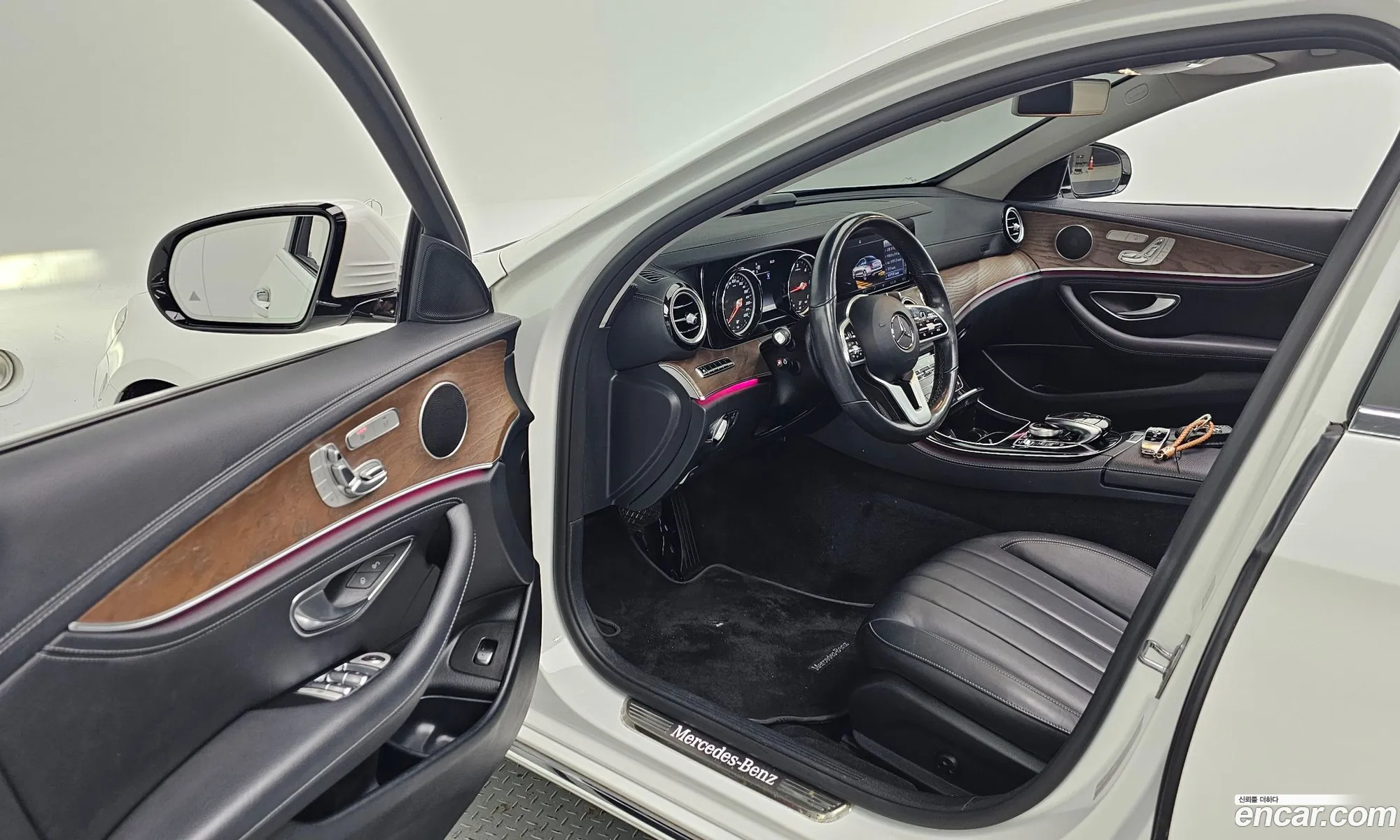 Mercedes-Benz E-Class W213 2019 WDDZF0EB5KA695594 — 8