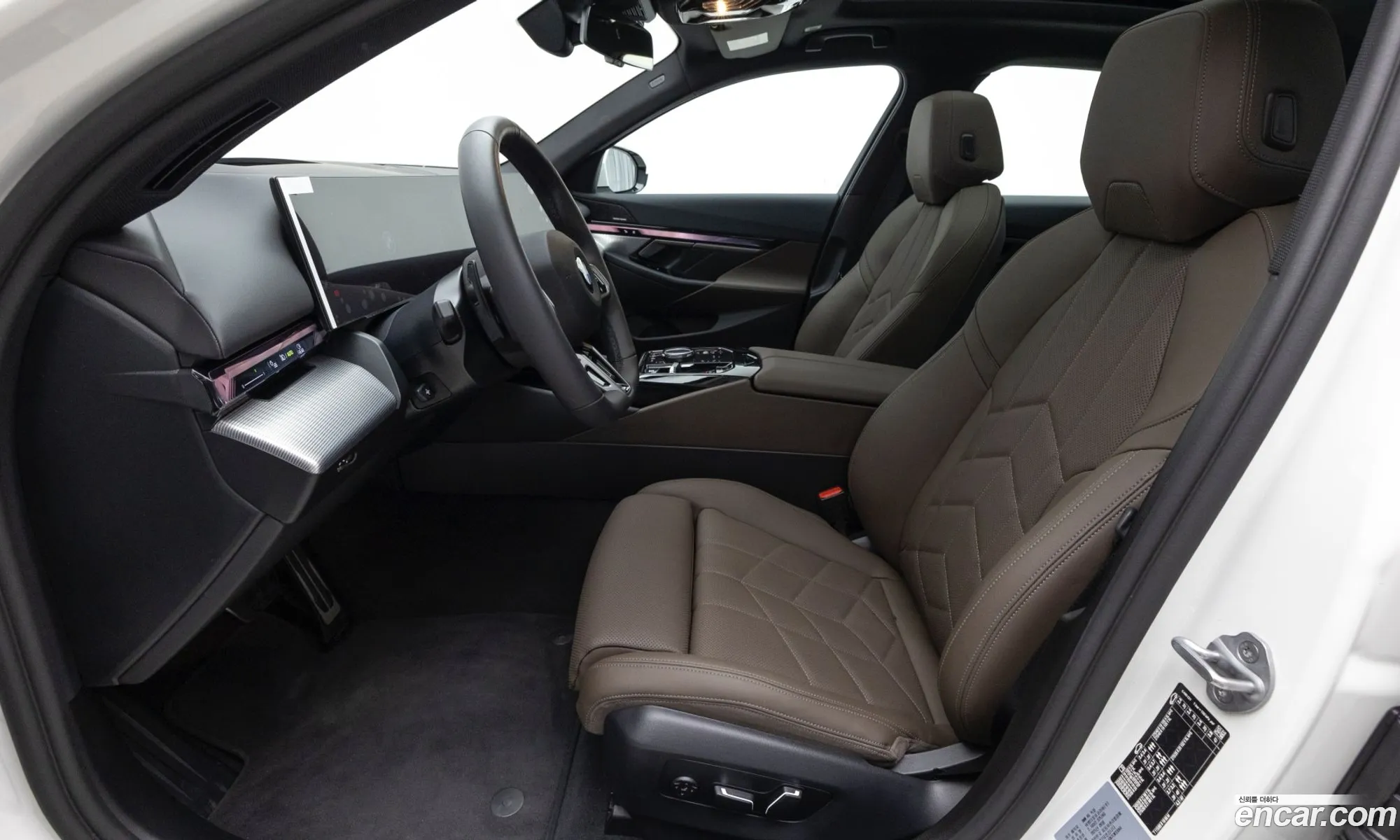 BMW 5 Series 2025 — 18