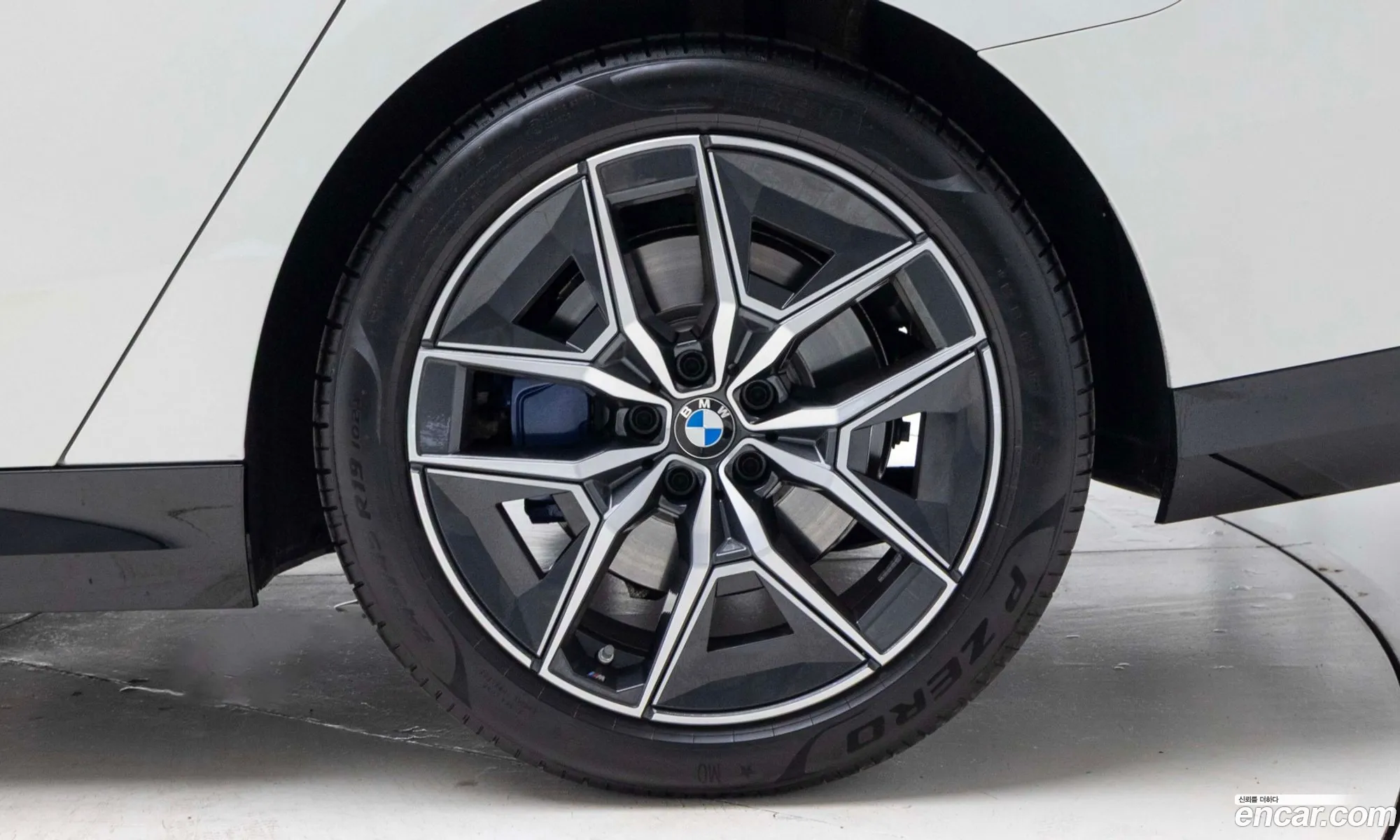 BMW 5 Series 2025 — 14