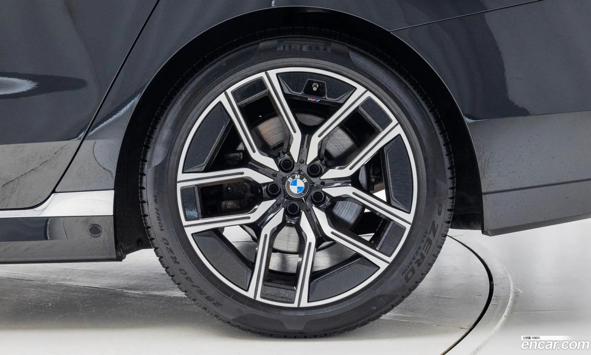 BMW 7 Series 2023 — 8