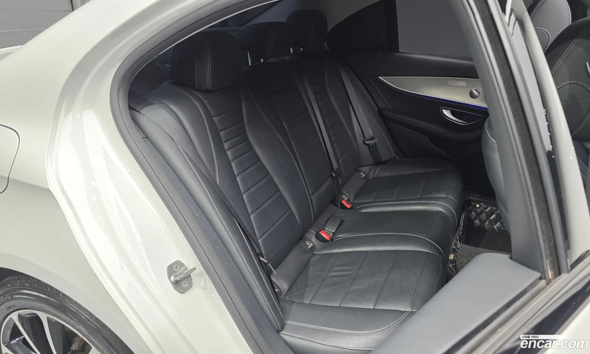 Mercedes-Benz E-Class W213 2016 — 18