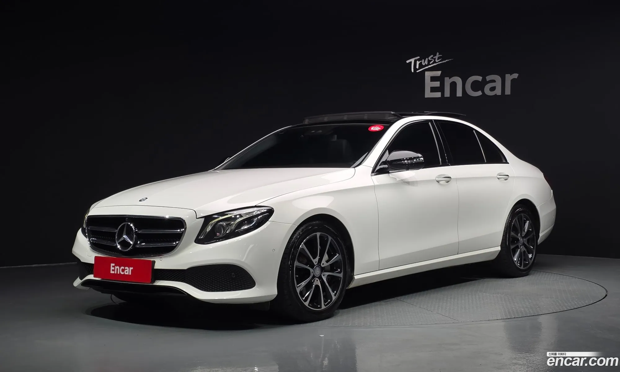 Mercedes-Benz E-Class W213 2016 — 10