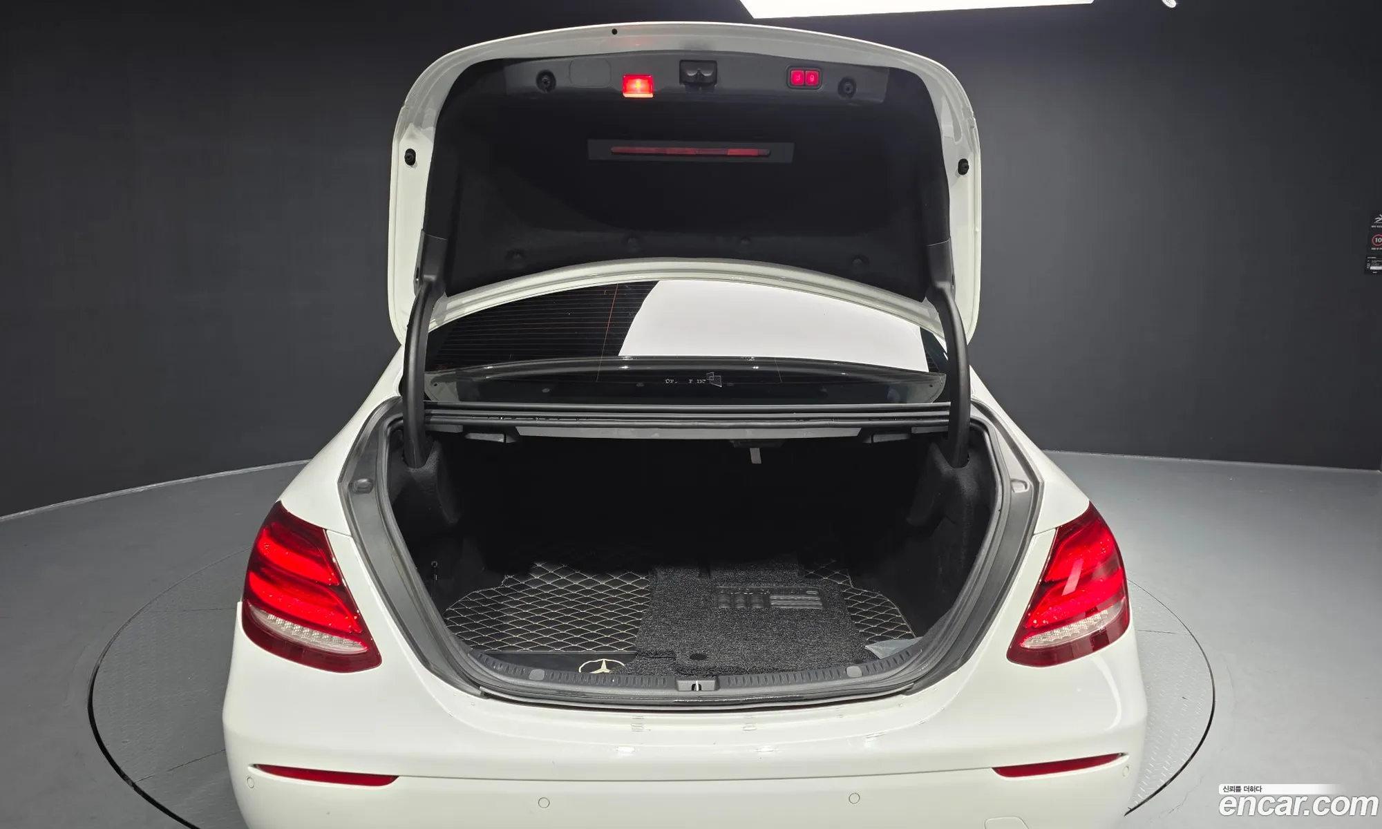 Mercedes-Benz E-Class W213 2016 — 2