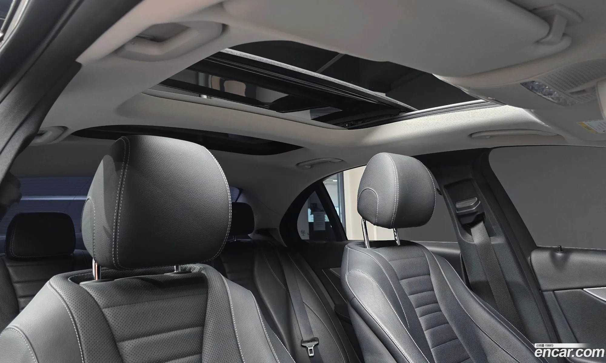 Mercedes-Benz E-Class W213 2016 — 12