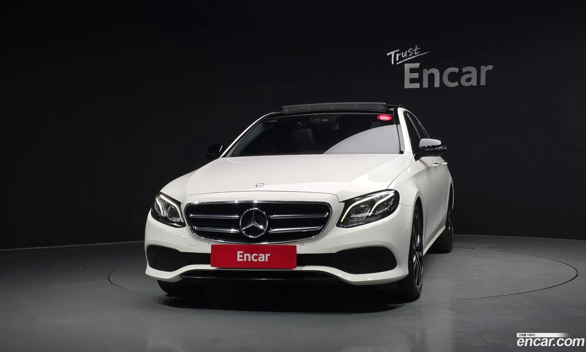 Mercedes-Benz E-Class W213 2016 — 17