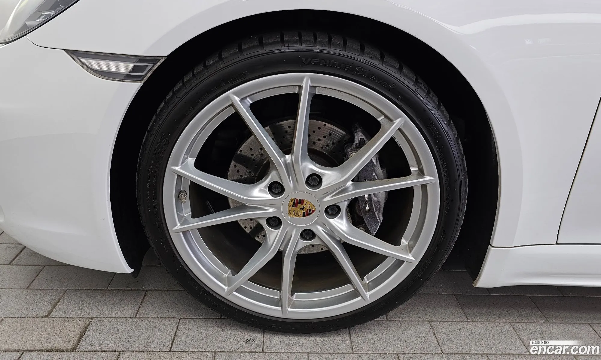 Porsche 718 Boxster 2019 WP0CA2987KS213632 — 3