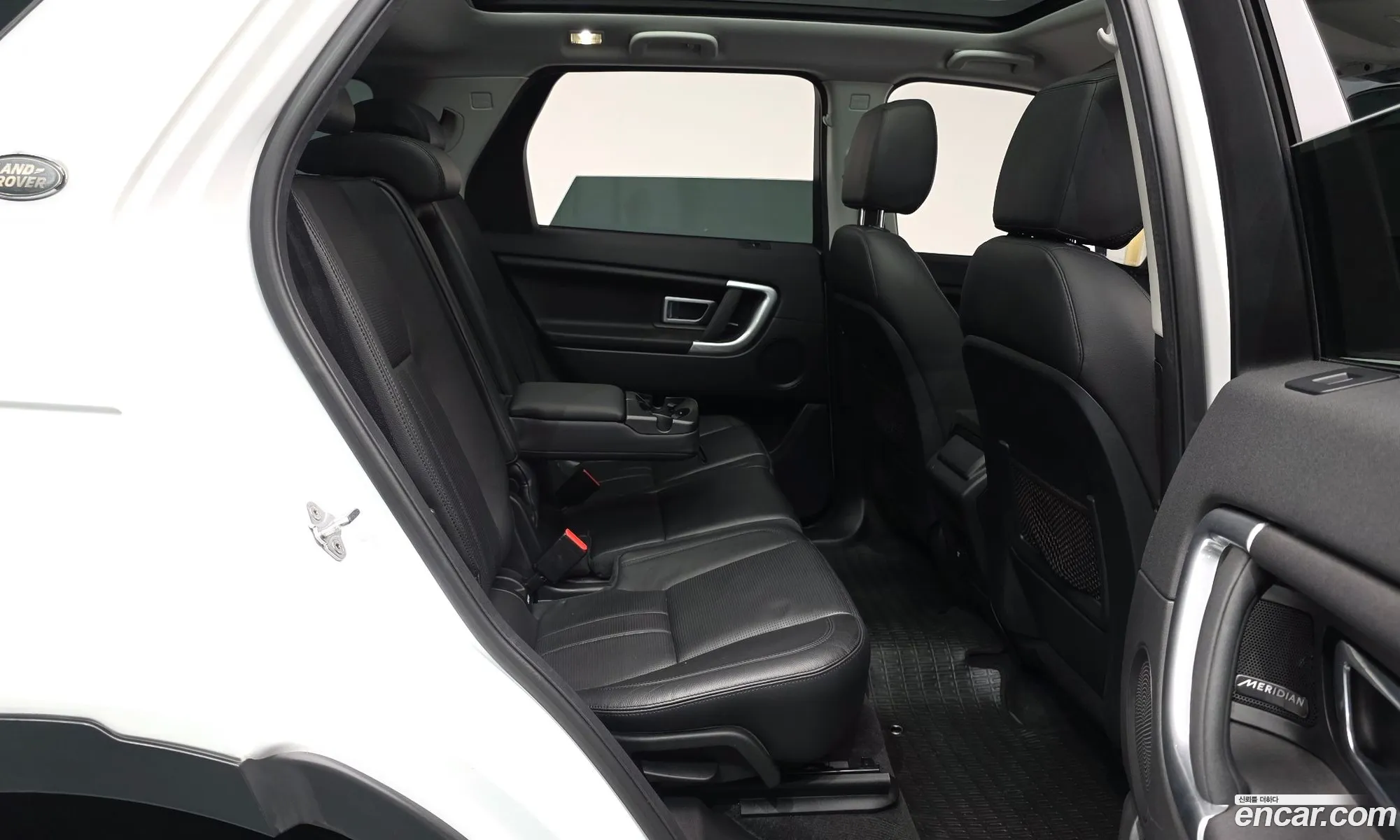 Land Rover Discovery Sport 2017 — 30